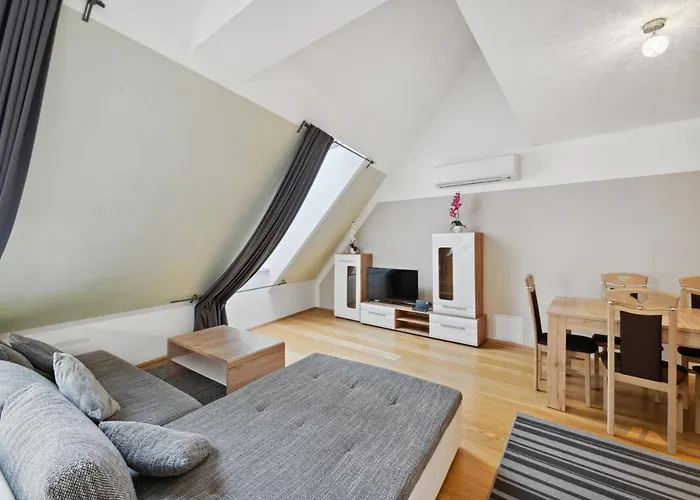 Aparthotel Florian's In Mariahilf 4*
