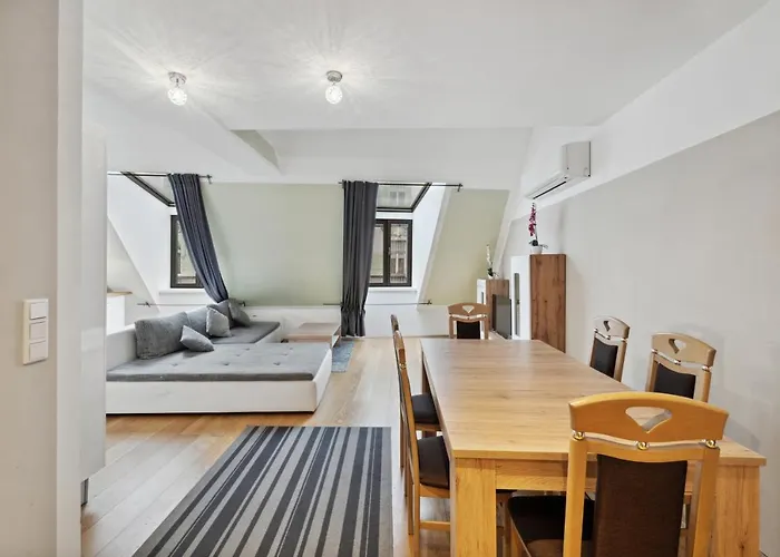 Aparthotel Florian's In Mariahilf 4*